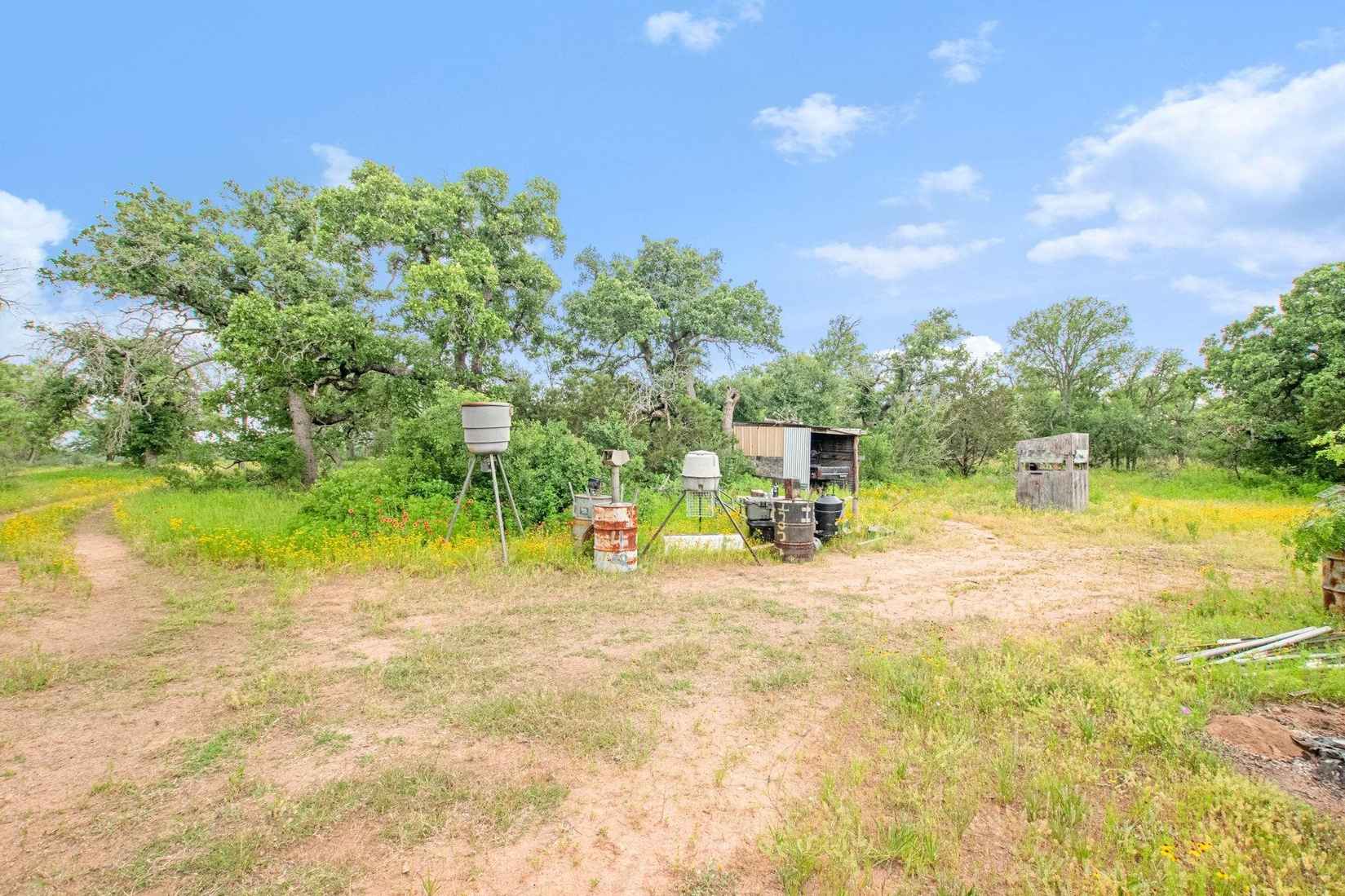 9325 Hwy 261  