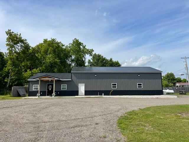 8472 E US Hwy 10  