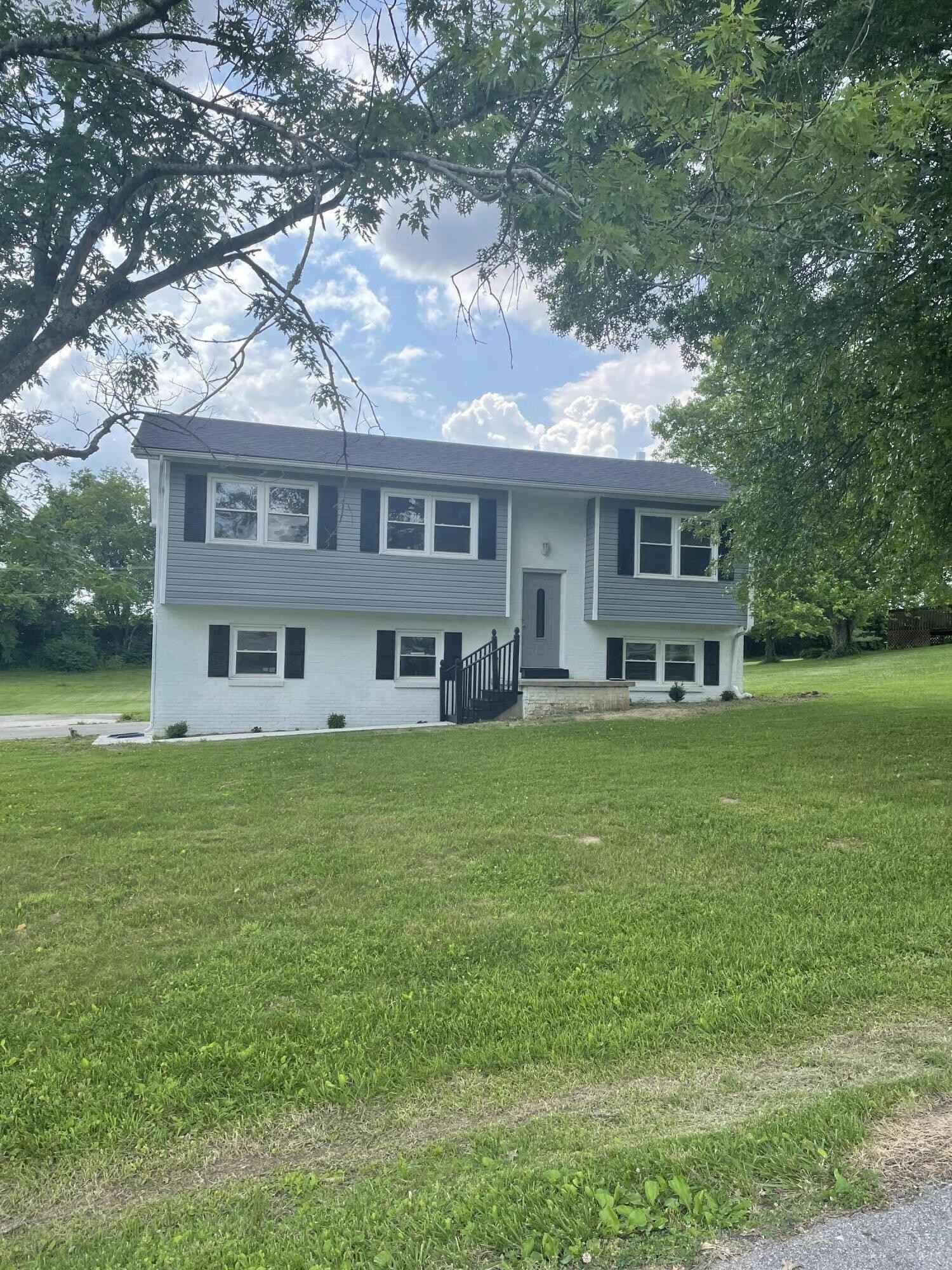 304 Lewis Dr  