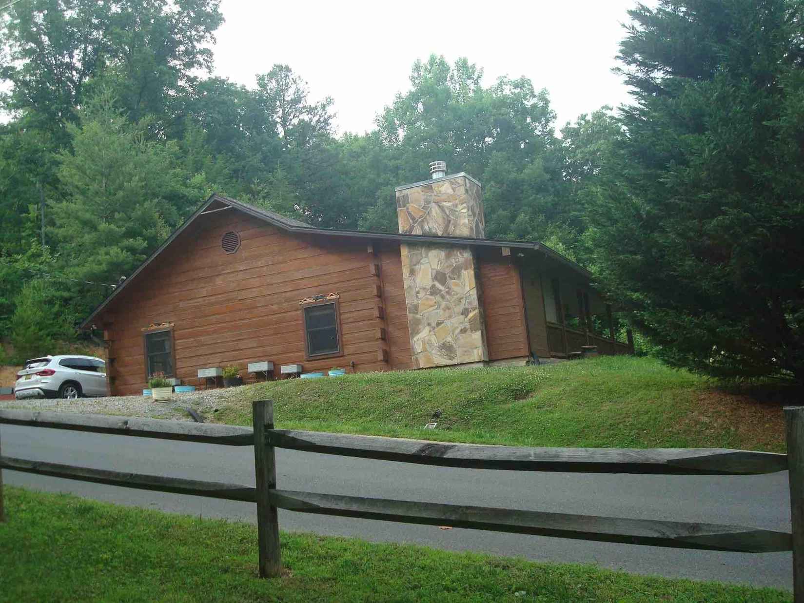 2759 Sawmill Br  