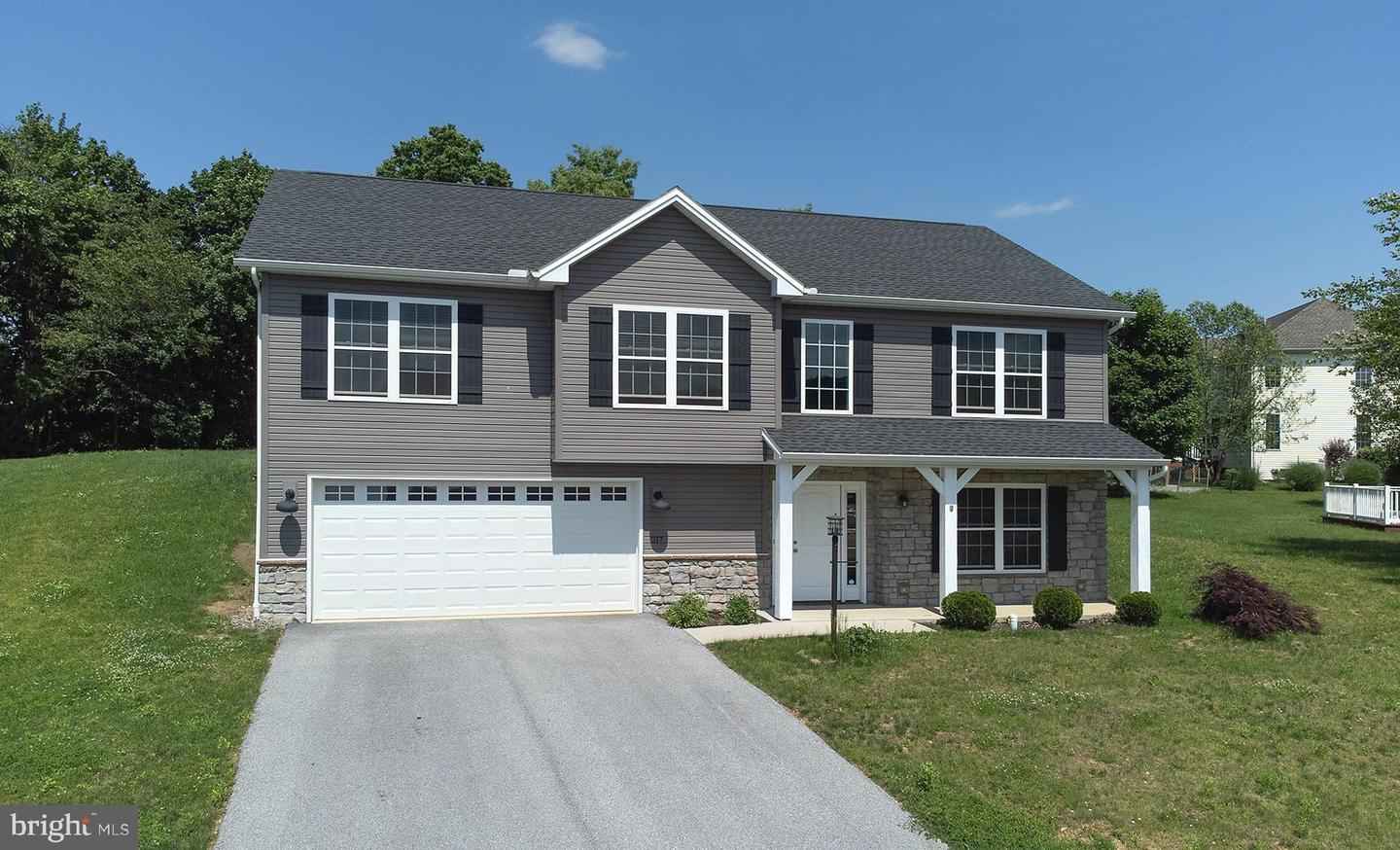 217 White Oak Cir  