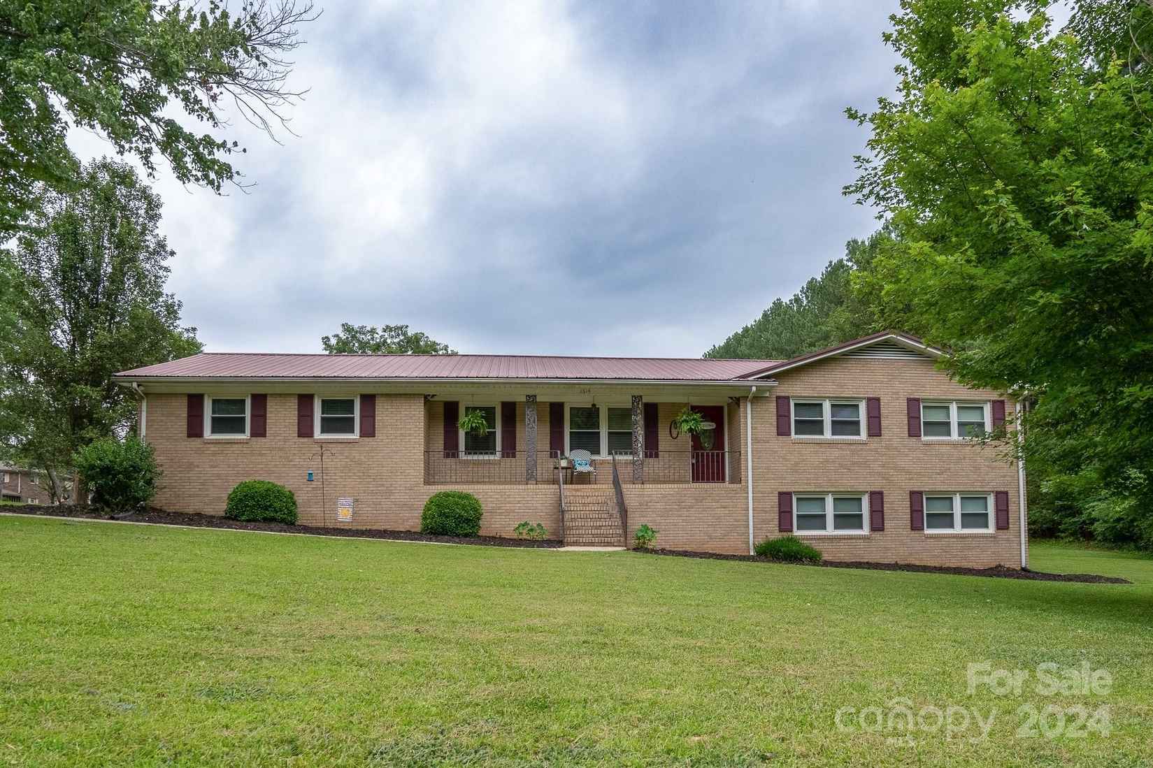 1614 Mountain Crk Rd  