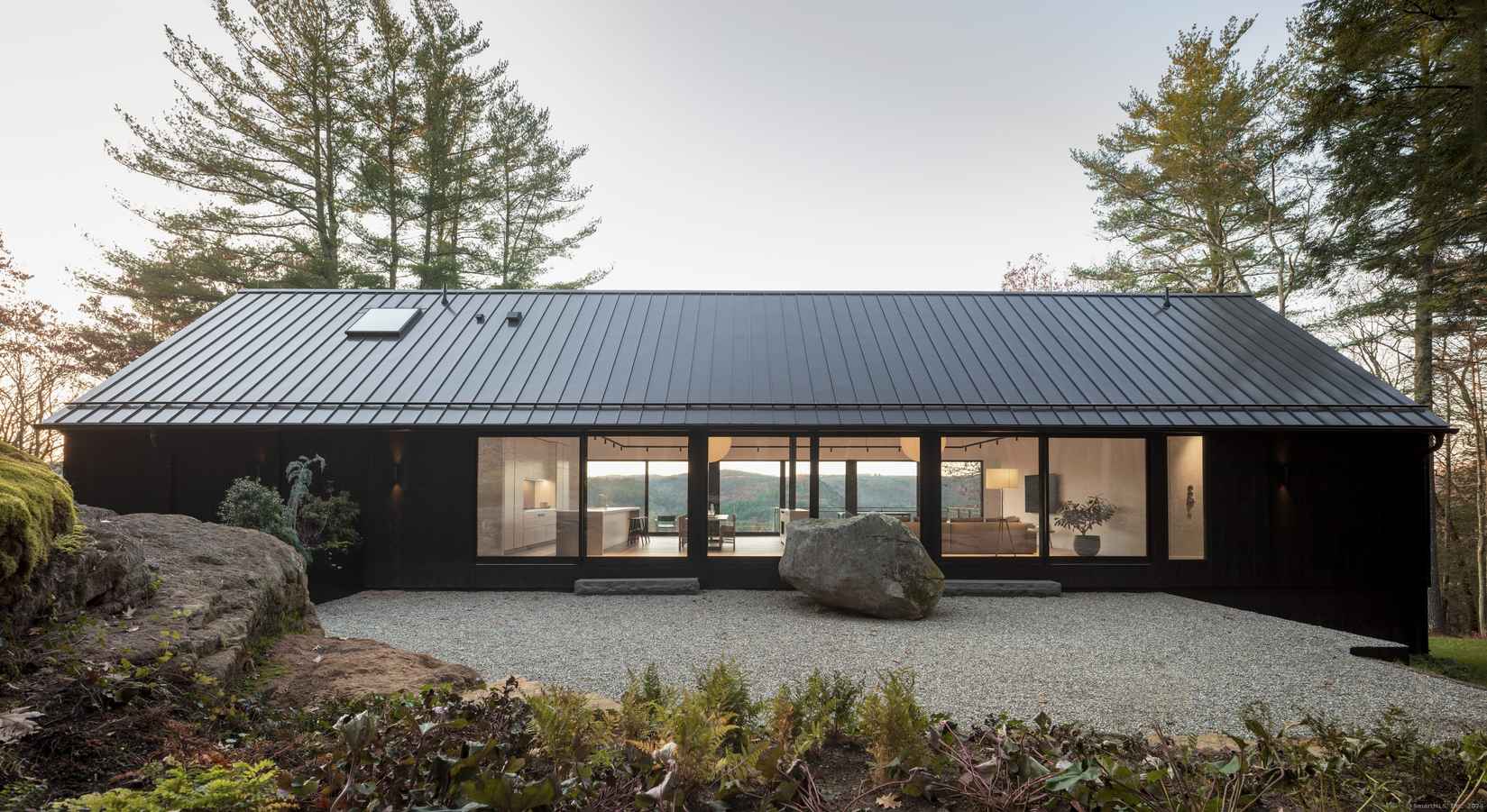 47 Dark Entry Rd South  