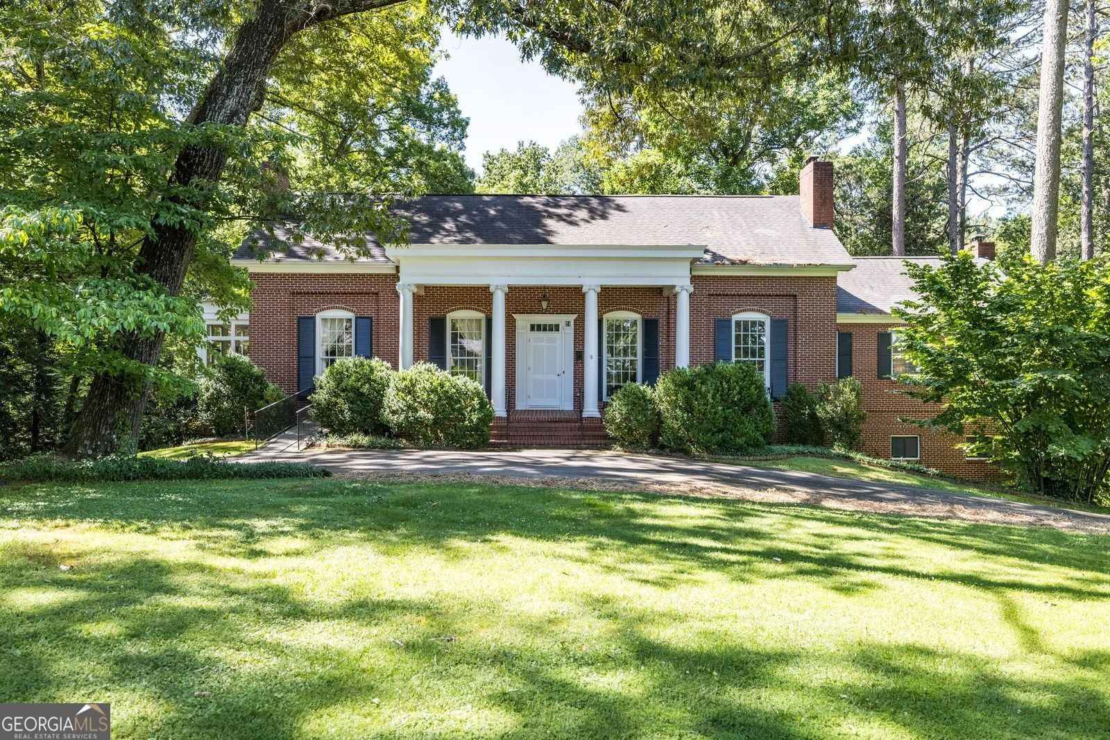 21 Rockridge Rd SW  