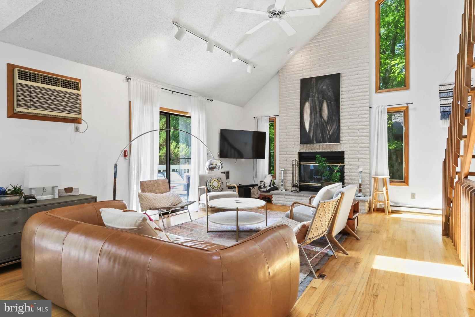 6463 DECKER ROAD BUSHKILL PA Rd  