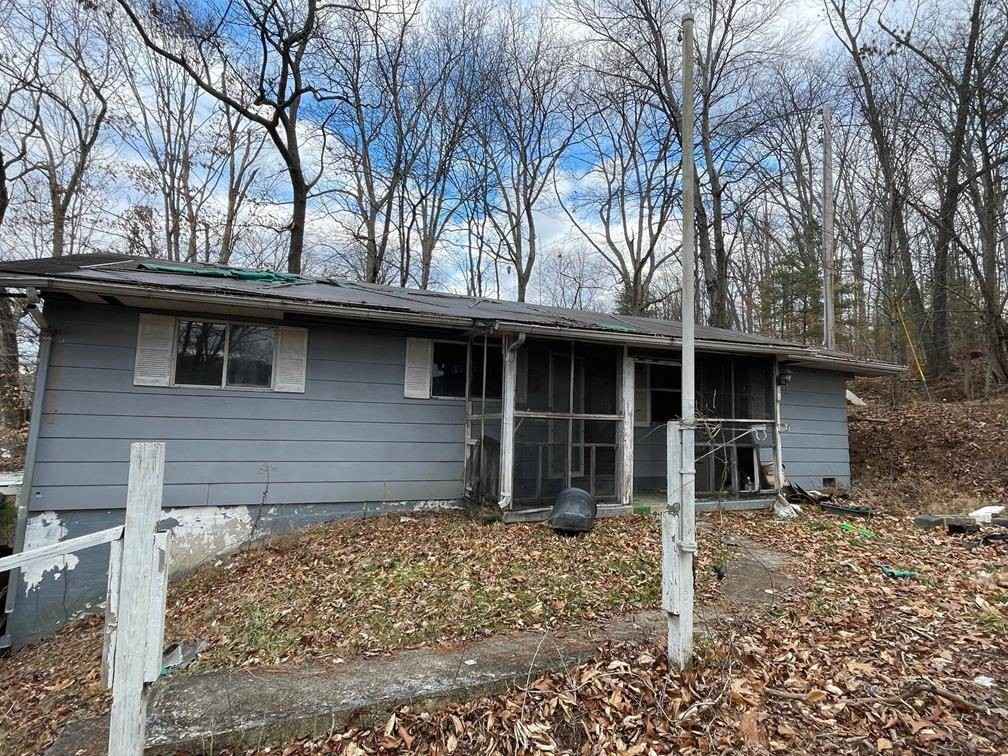 5222 5222-1/2 Rocky Frk Rd  