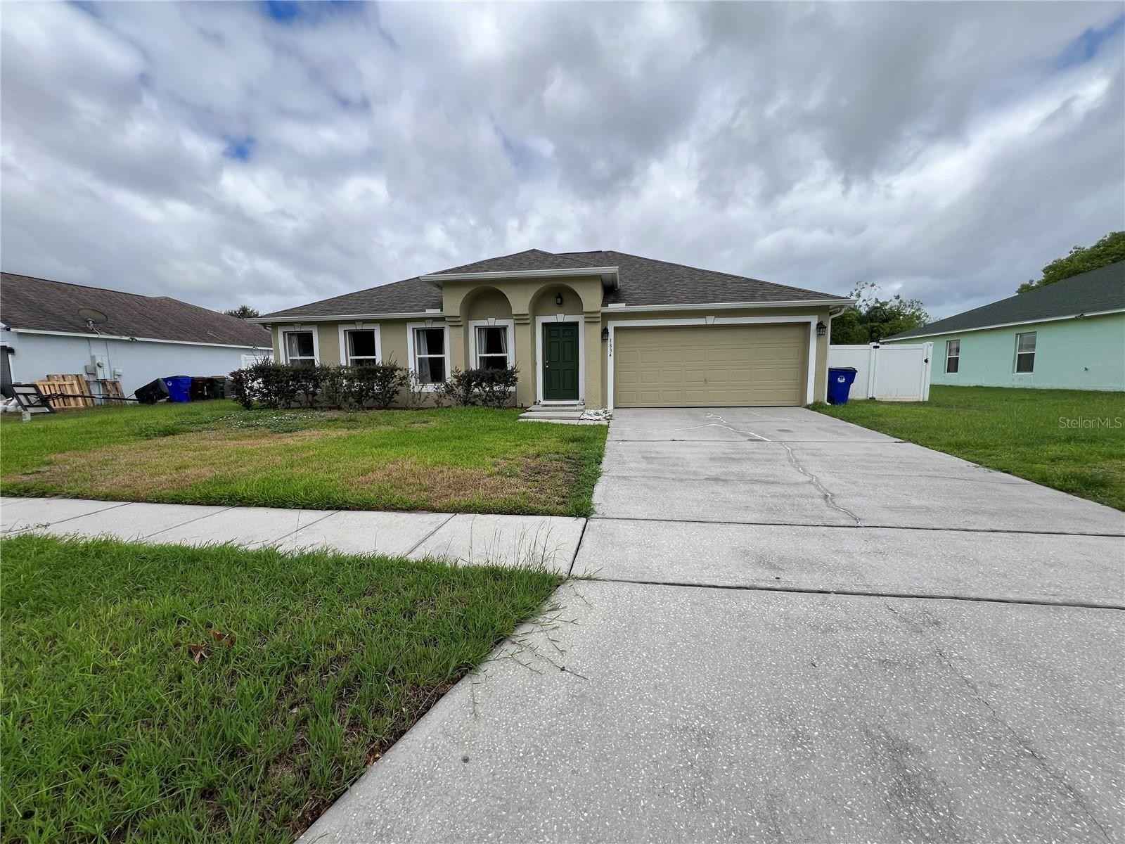 1834 ROPER Rd  