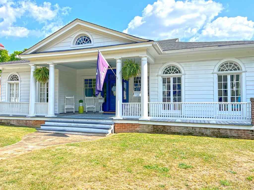 903 High St  