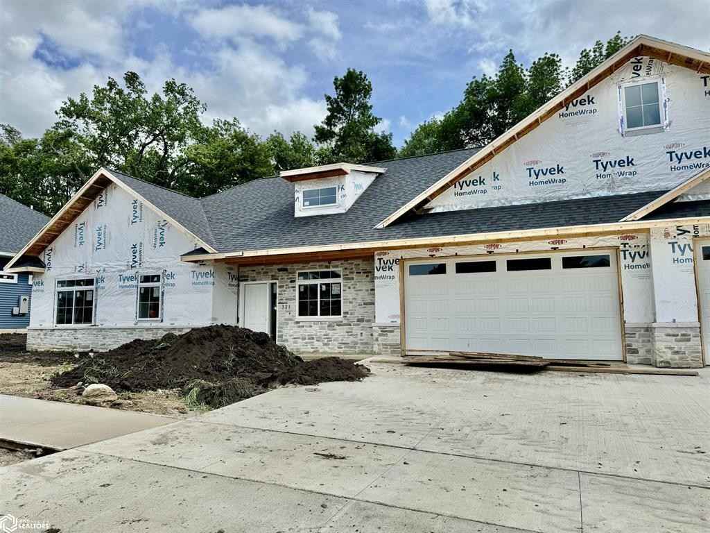321 27th Pl S  