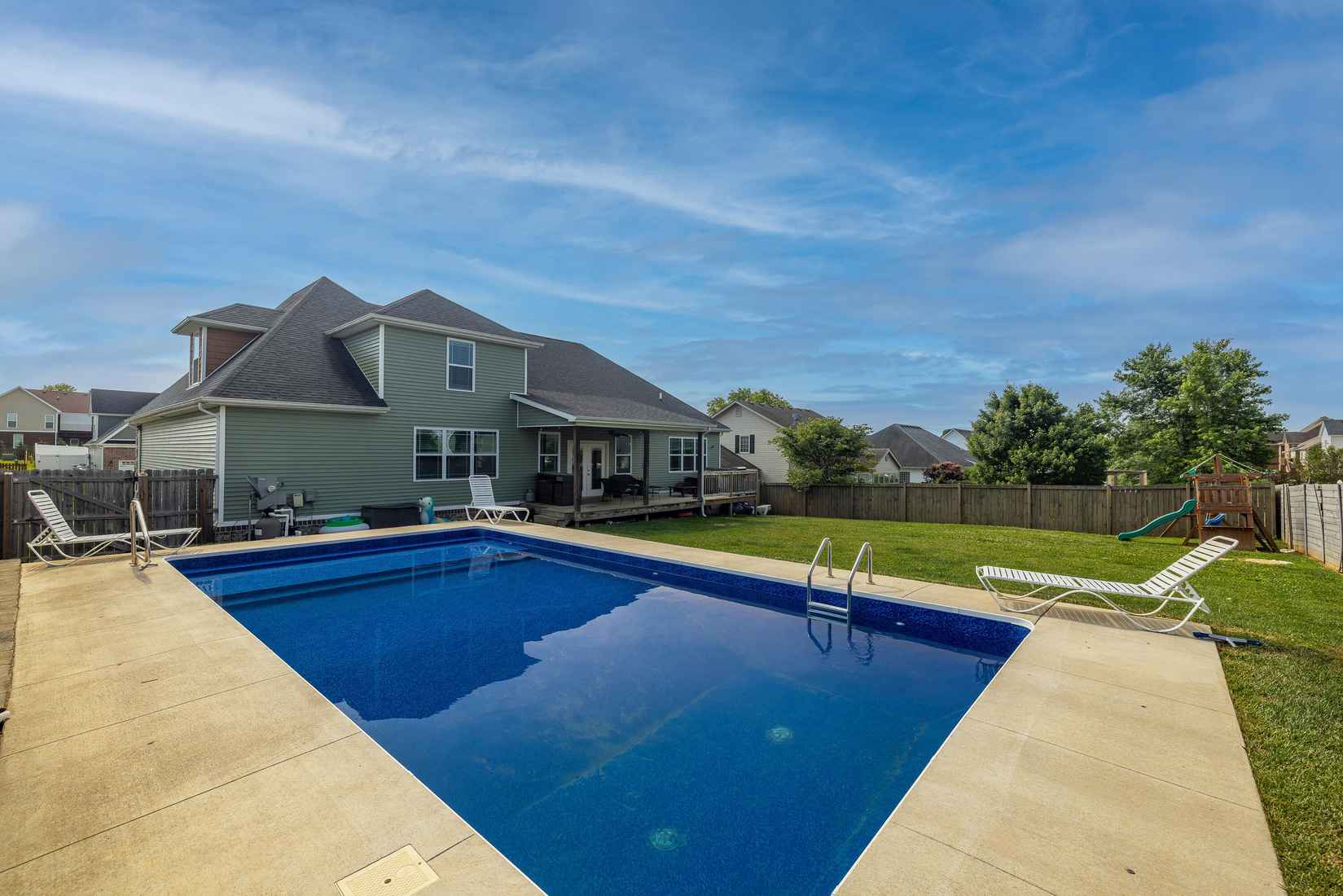 163 Hawthorne Dr  
