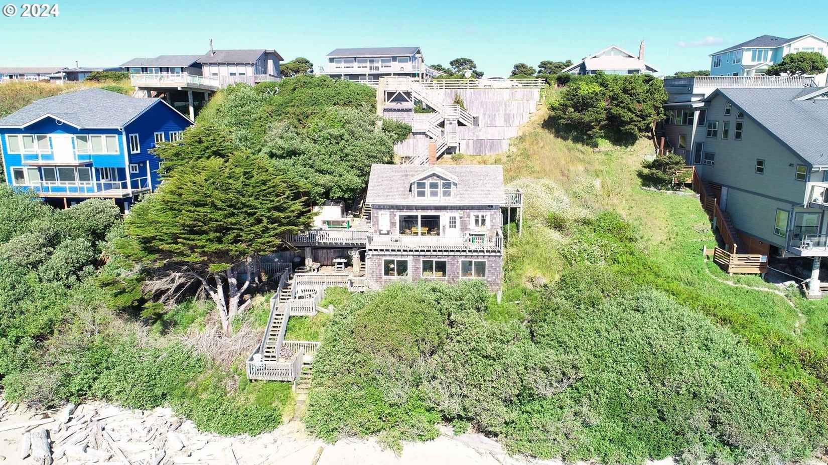 1490 BEACH Loop DR  