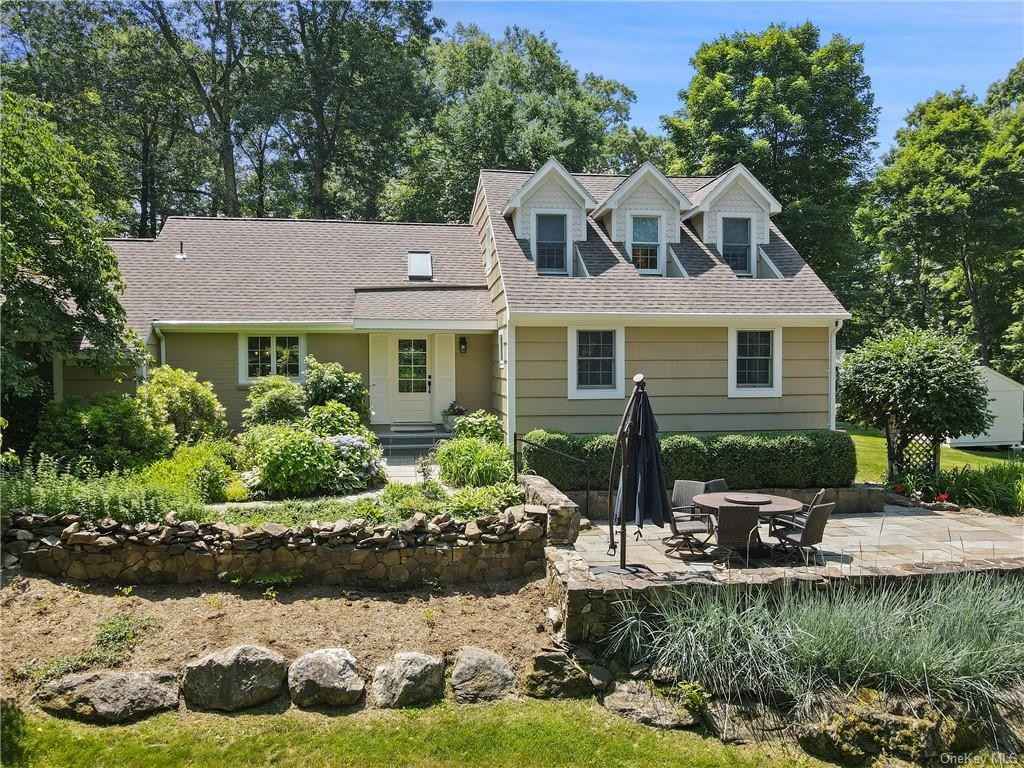 27 Leslie Ln  