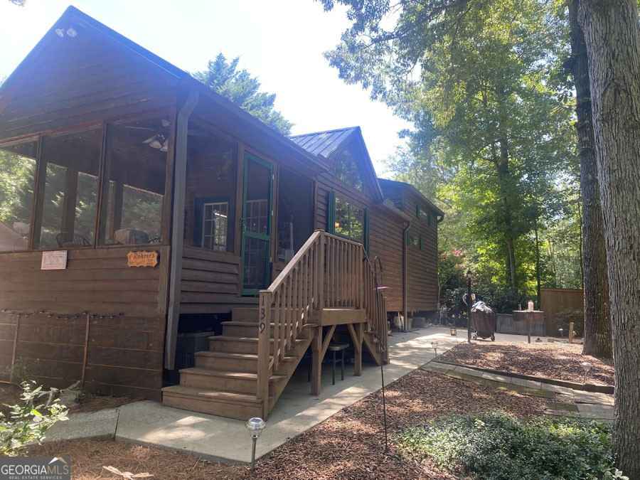 139 And 141 Lakehill  