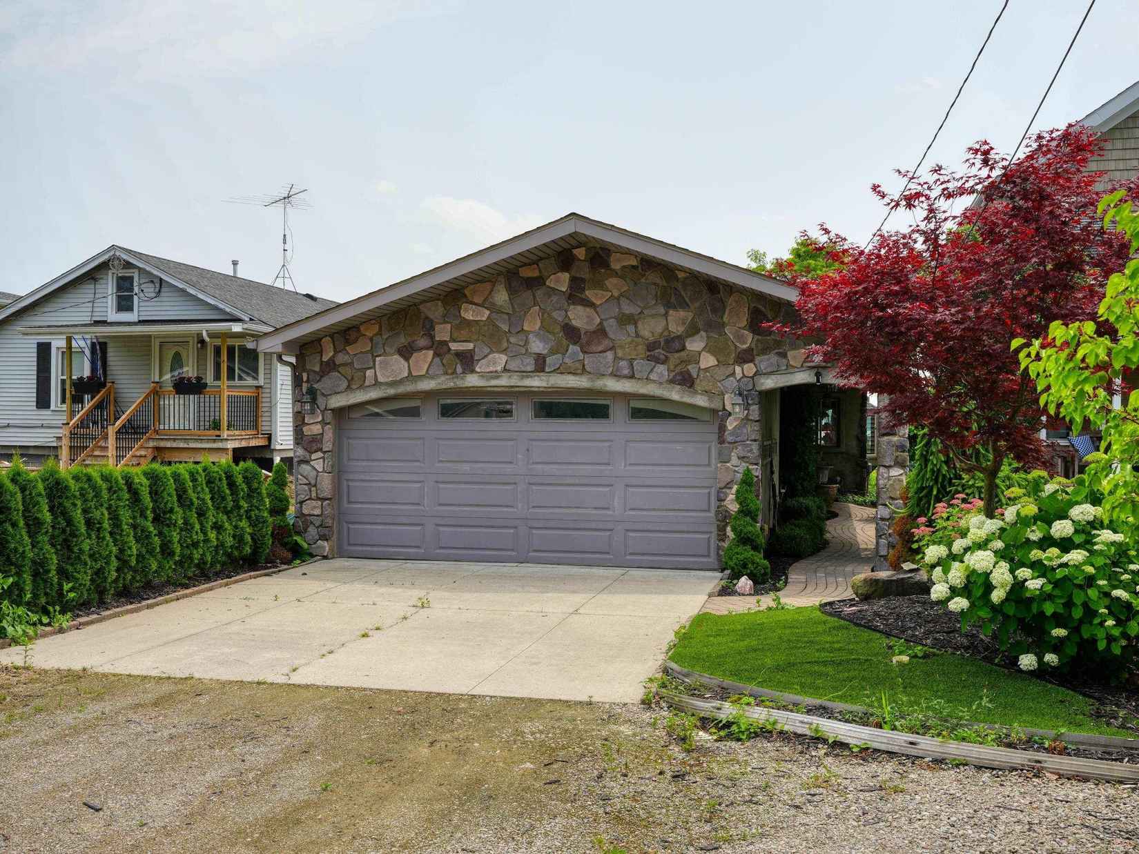 5403 Pointe  