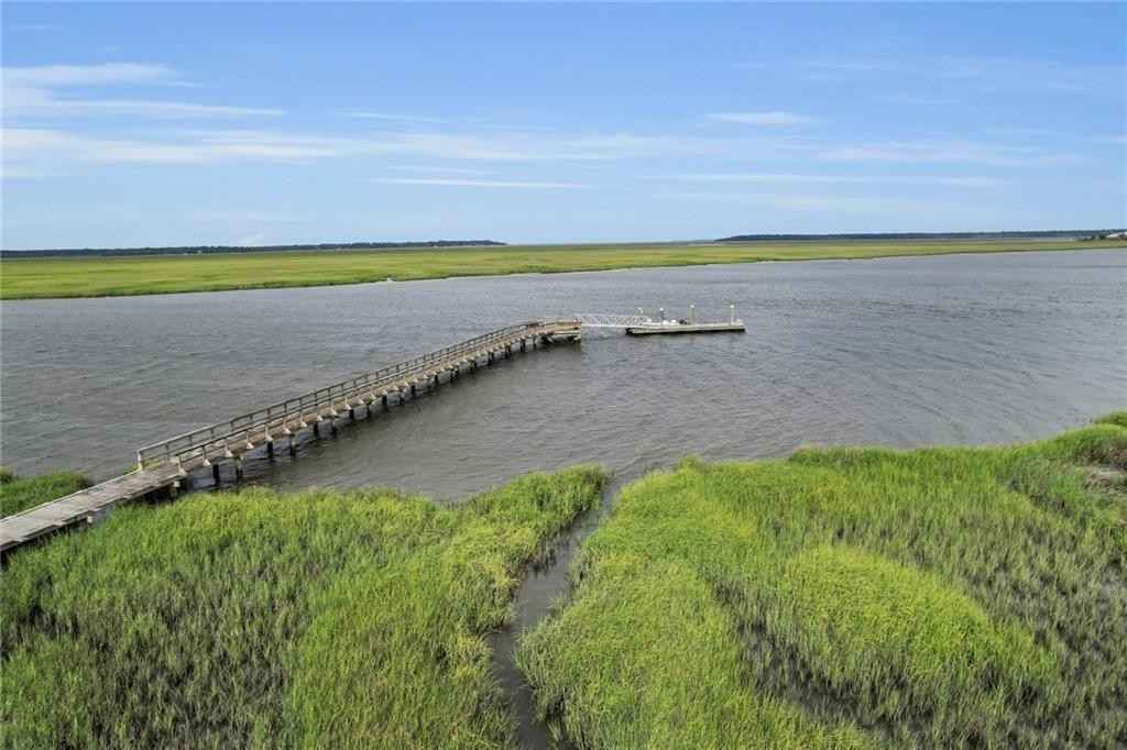 1134 NE Winnie Davis Ct  