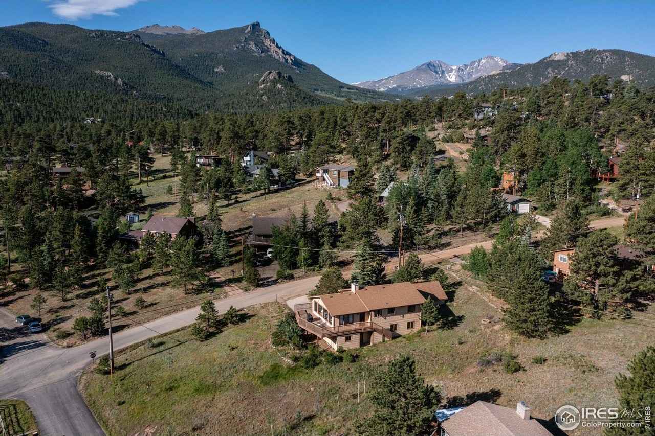 1025 Whispering Pnes Dr  