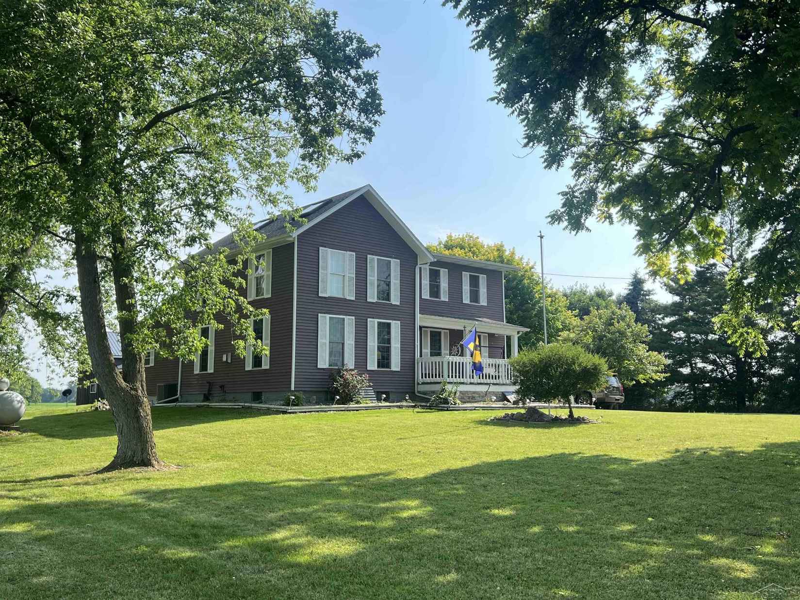5832 Riverview  