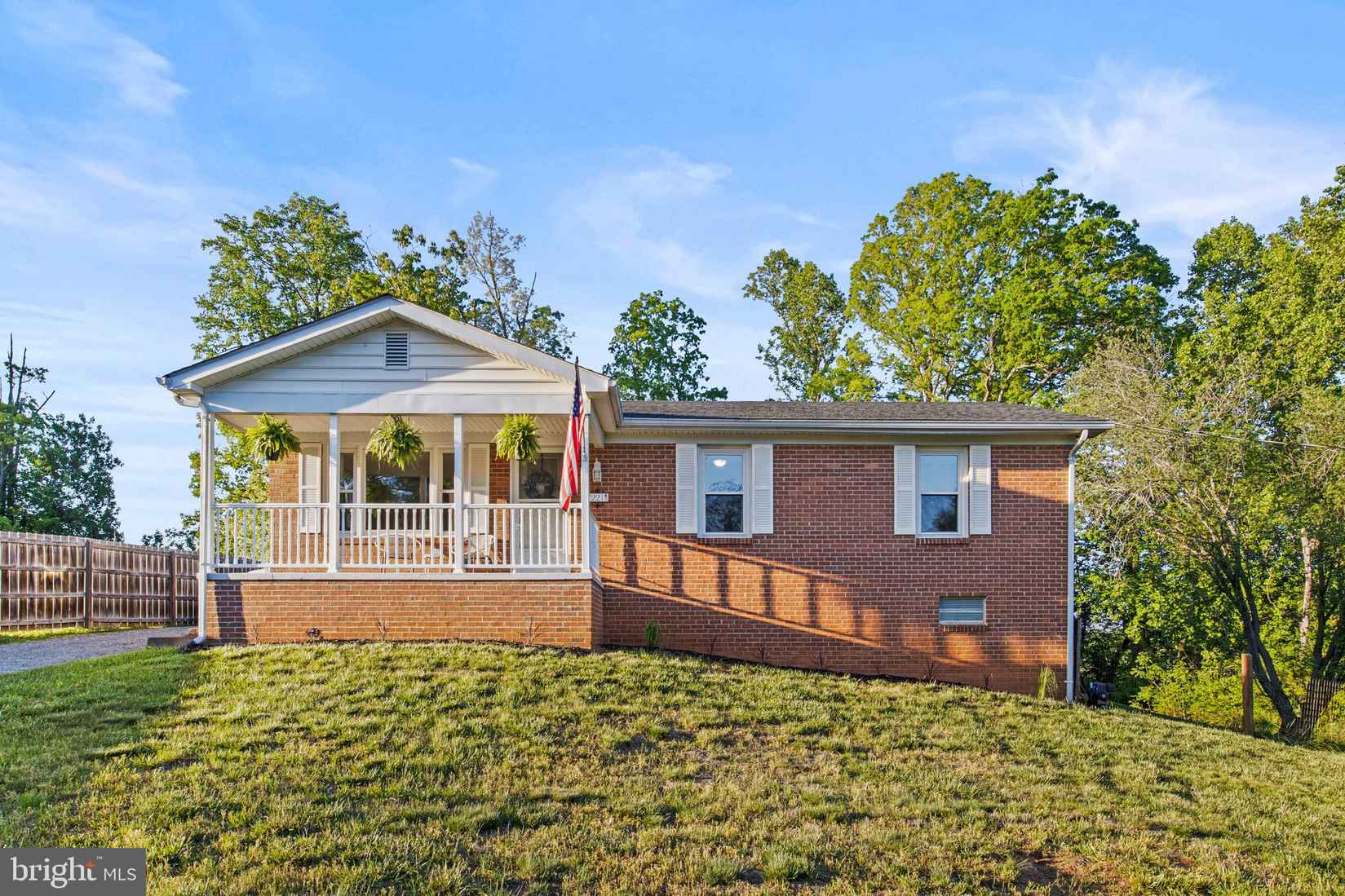 7221 Oak Dr  