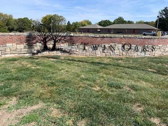 000 Twin Oaks Pkwy  