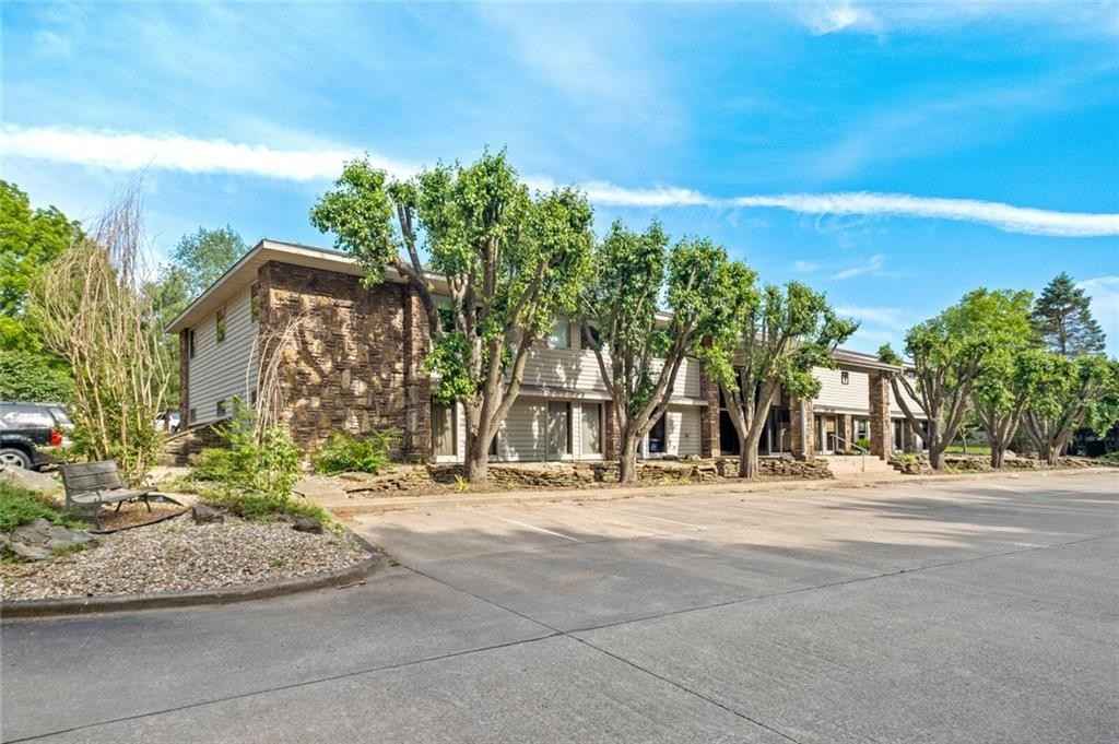 7 Halsted CIR  