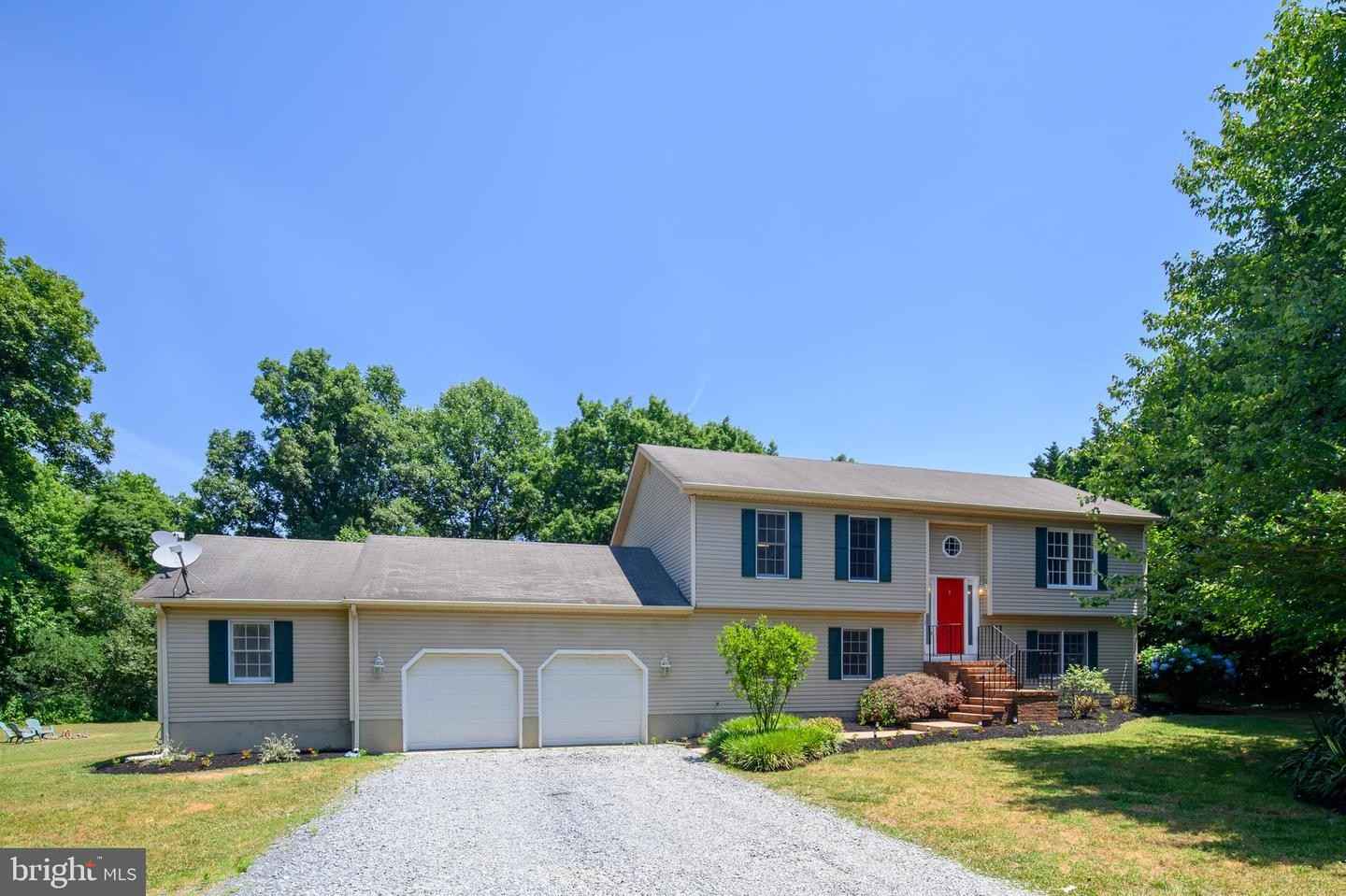 206 DUDLEY CT  