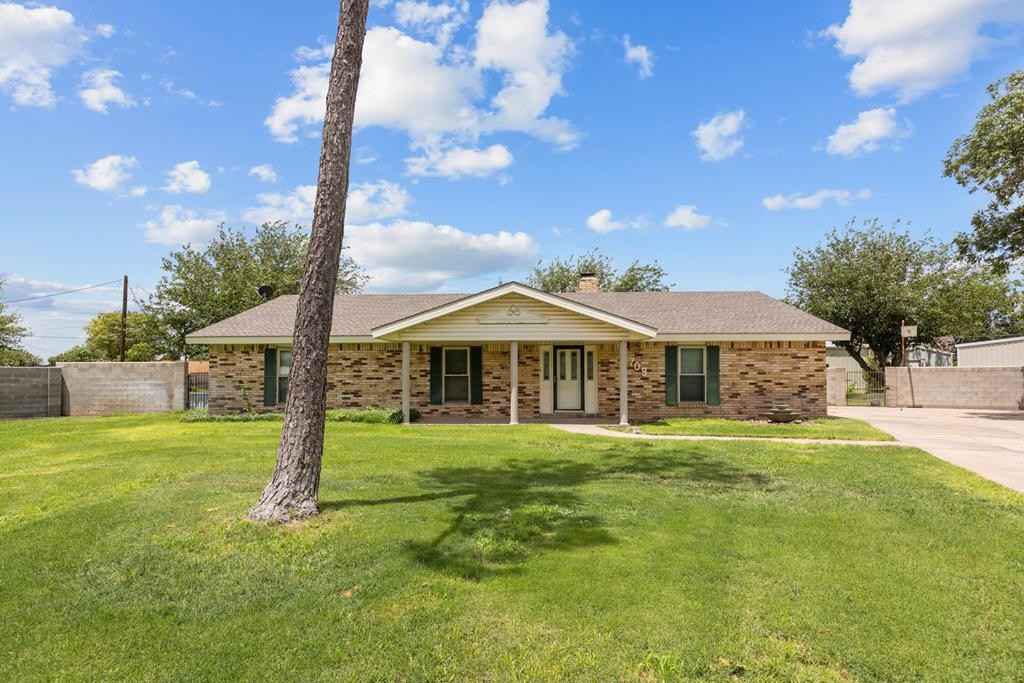 709 Oxford Dr  