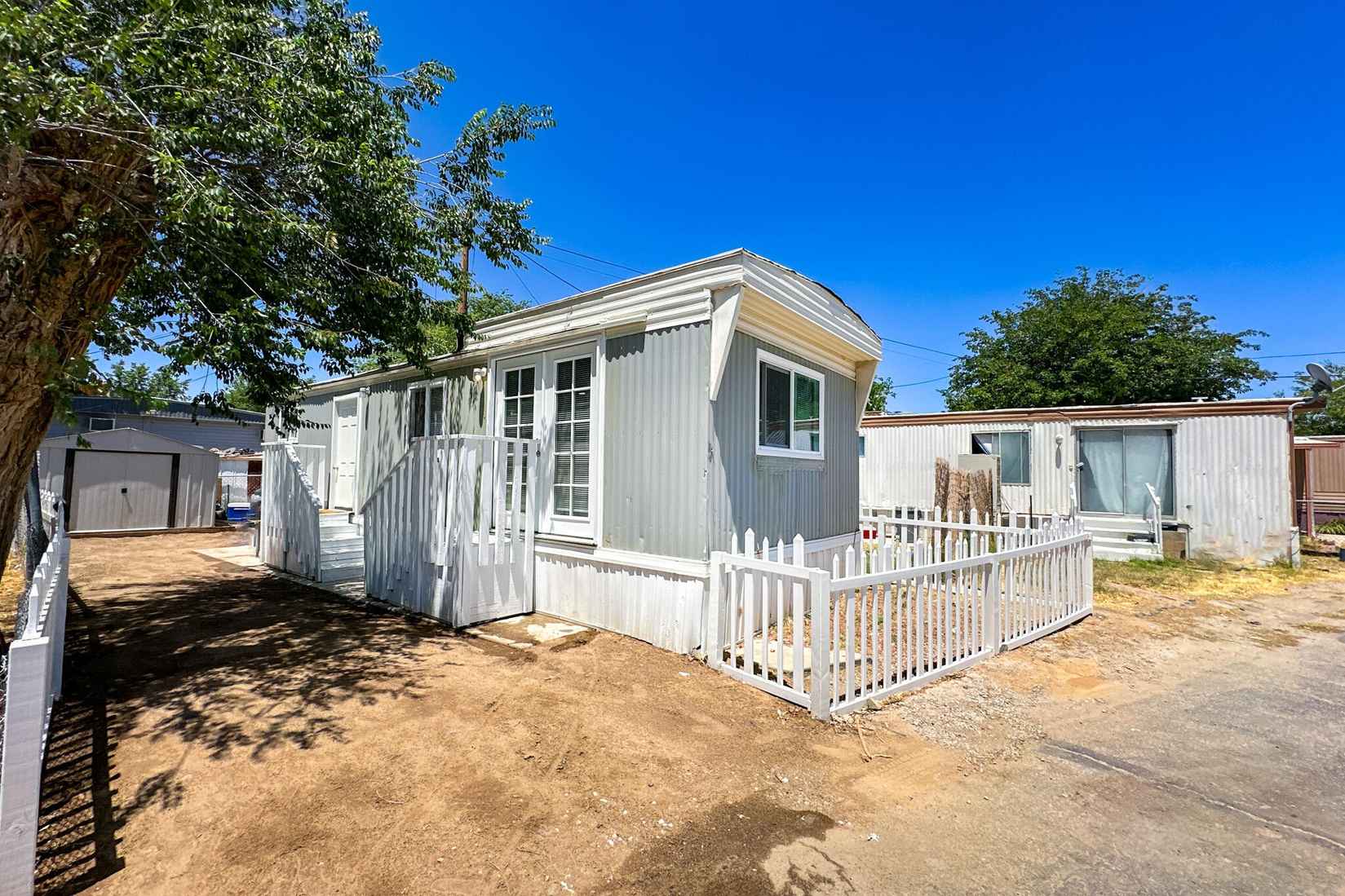 1258 W Rosamond Blvd  