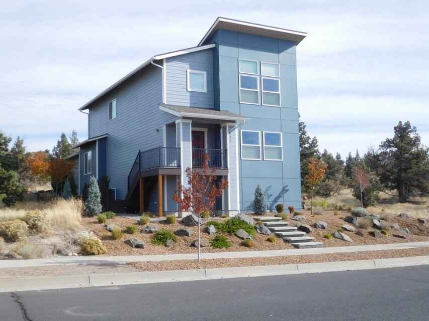 433 SE Larkspur Dr  