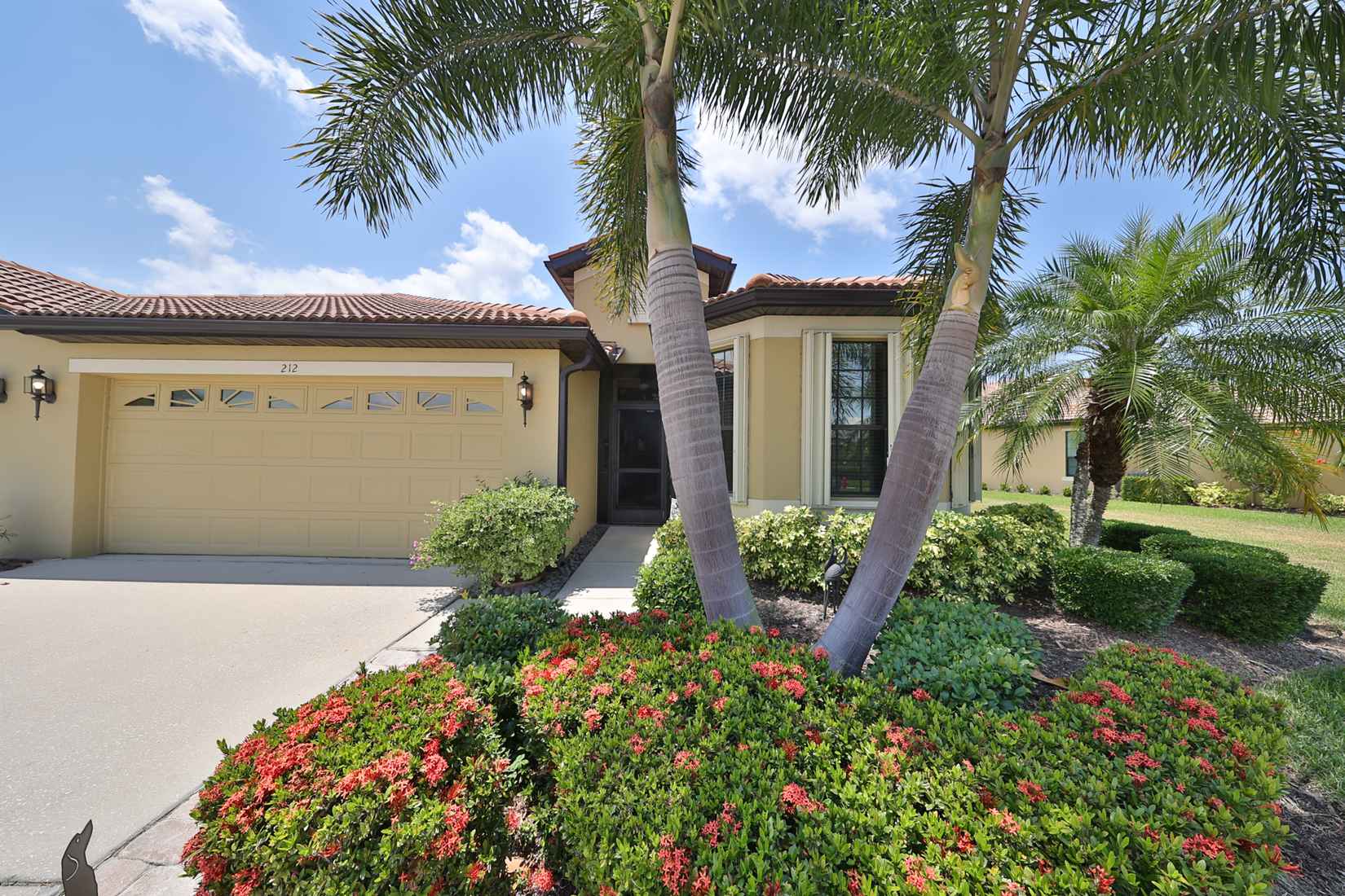212 Mystic Fls Dr  