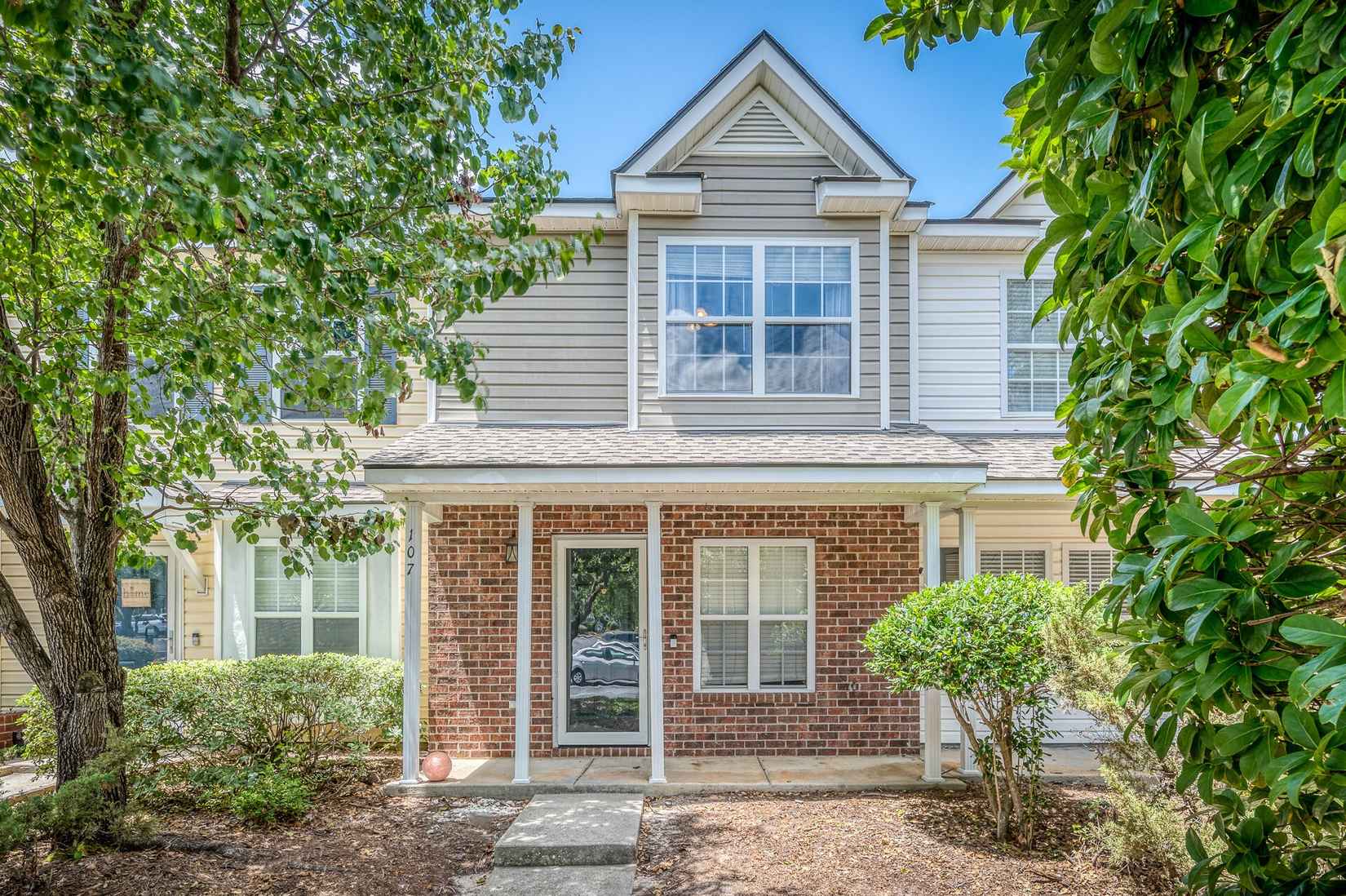 107 Macy Cir  