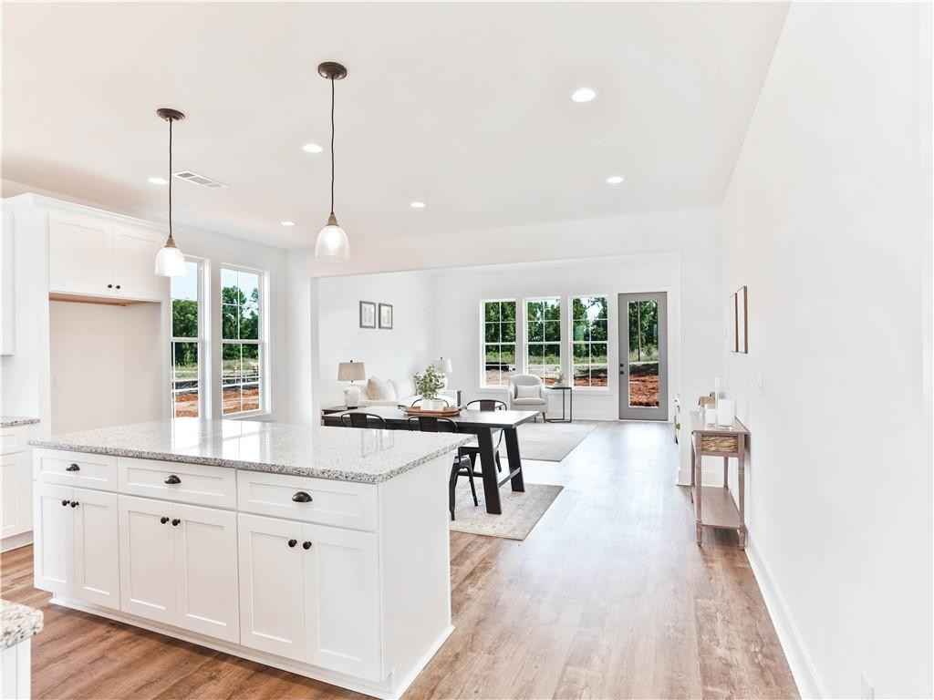 000008 CROSSING Ct E  