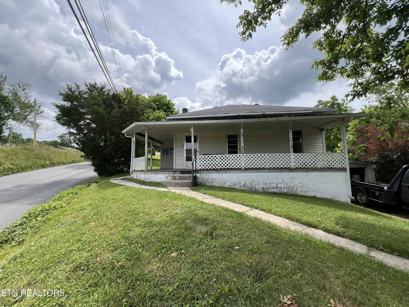 121 Sexton Ln  