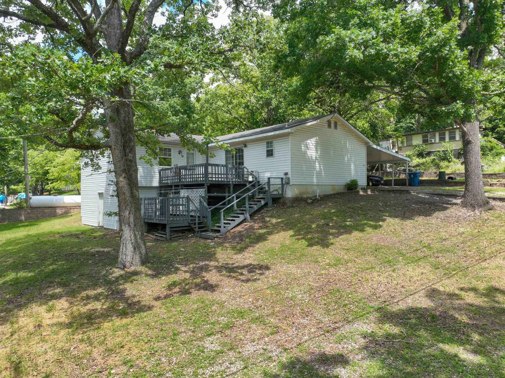 195 Redbud Ave  