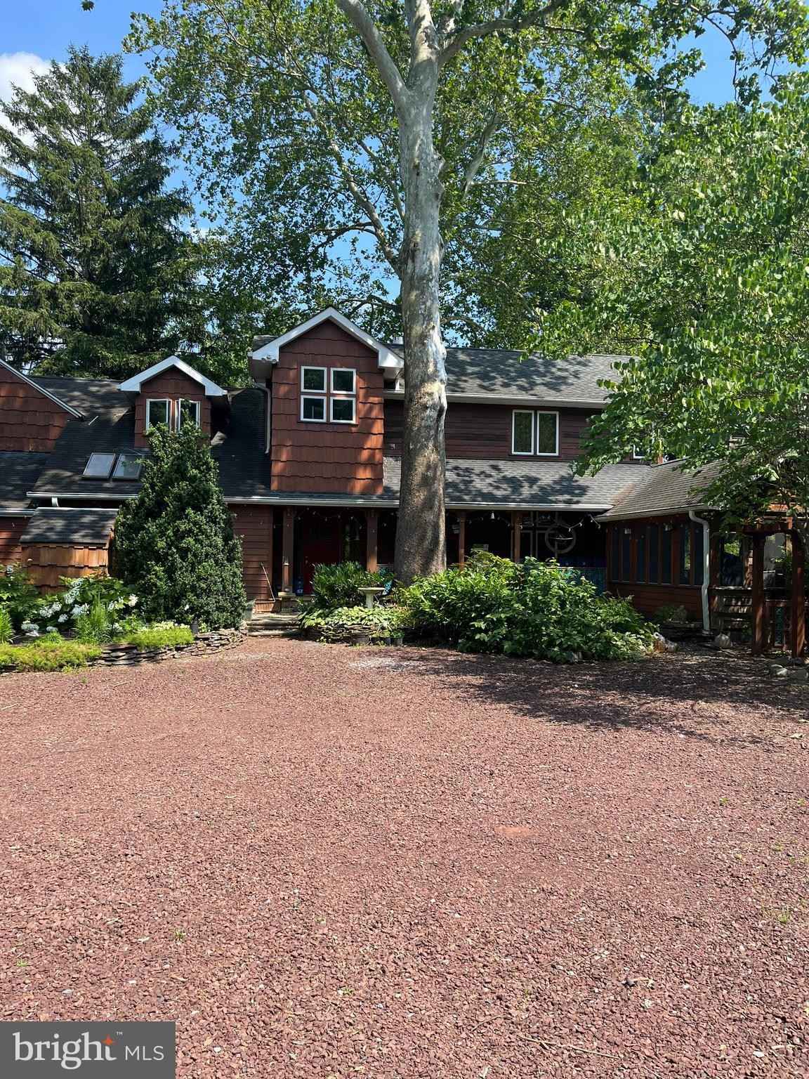 498 Perrineville Rd  