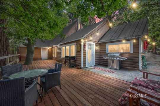 10734 Conifer Ln  