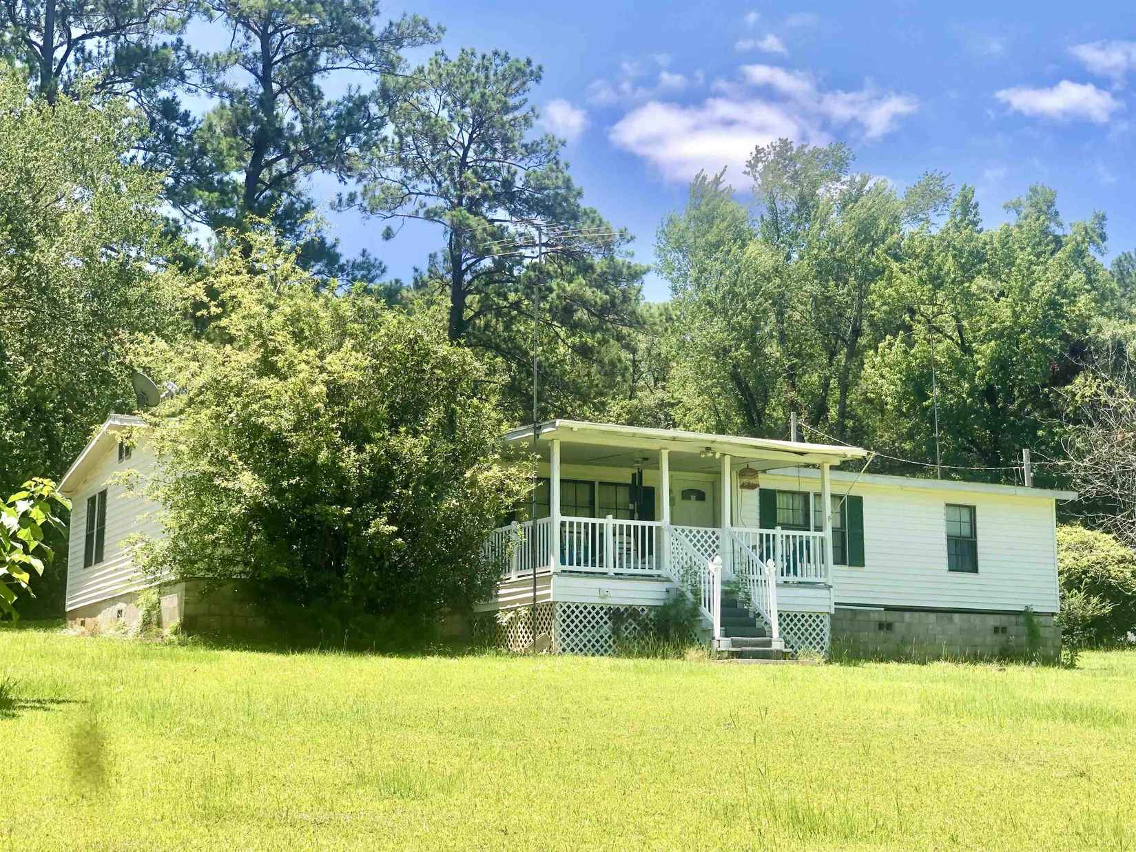 363 Hawthorne Ln  
