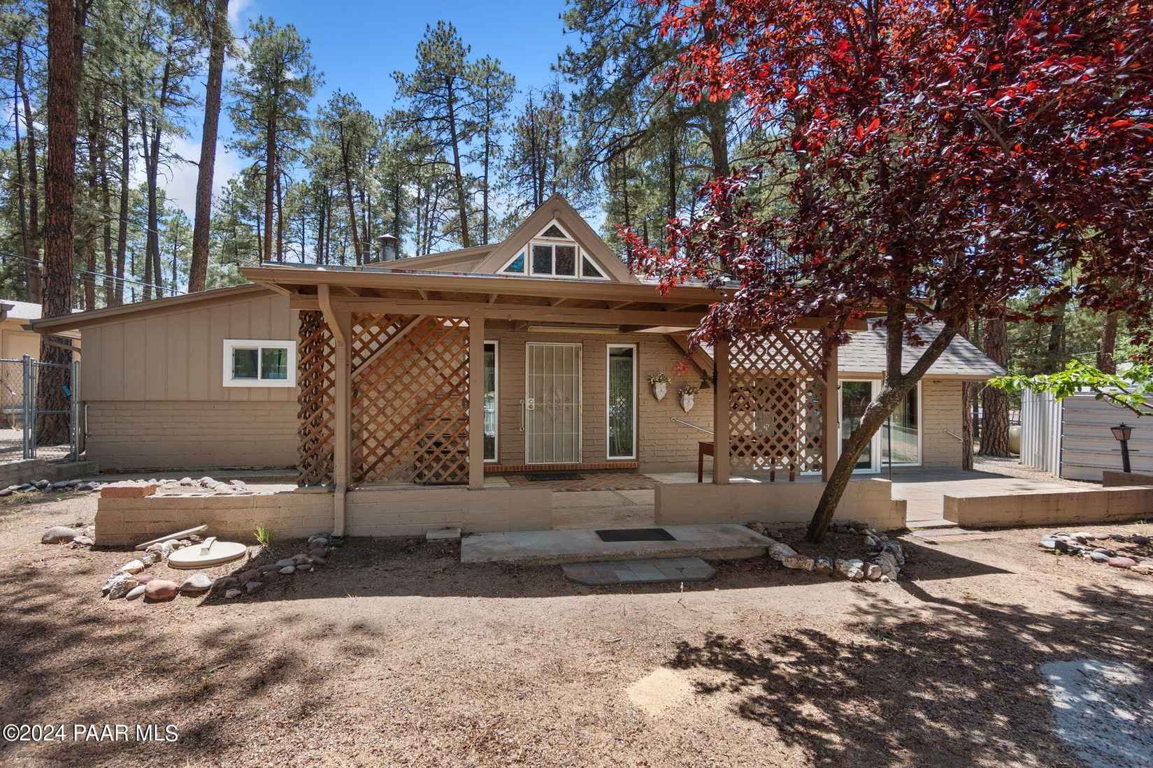 1223 E Wagon Wheel Dr  
