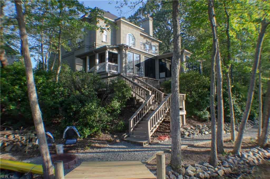 108 Spindrift Rd  