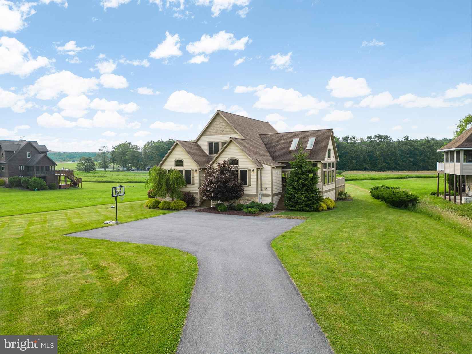 342 LAKEFRONT LINKS Dr  