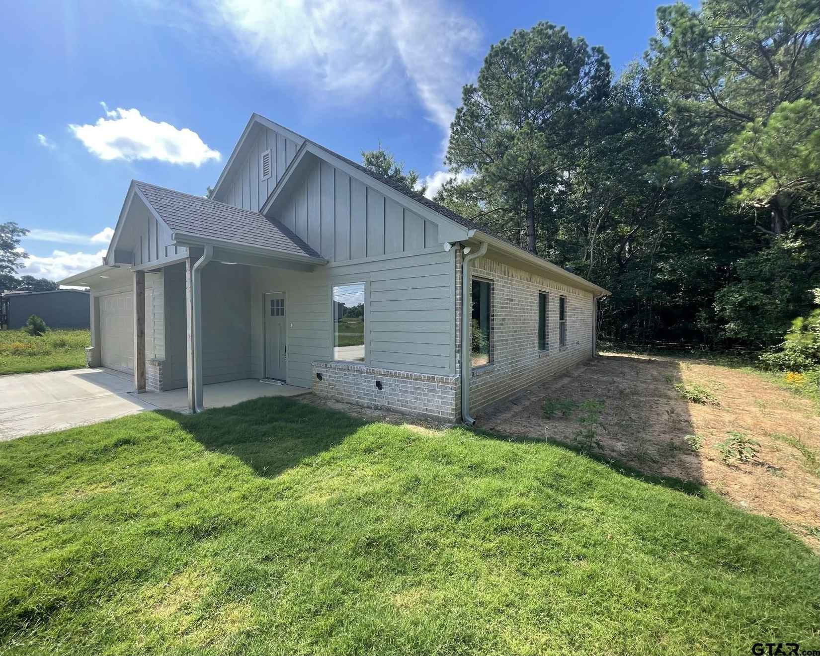 1253 Caroline Ln  