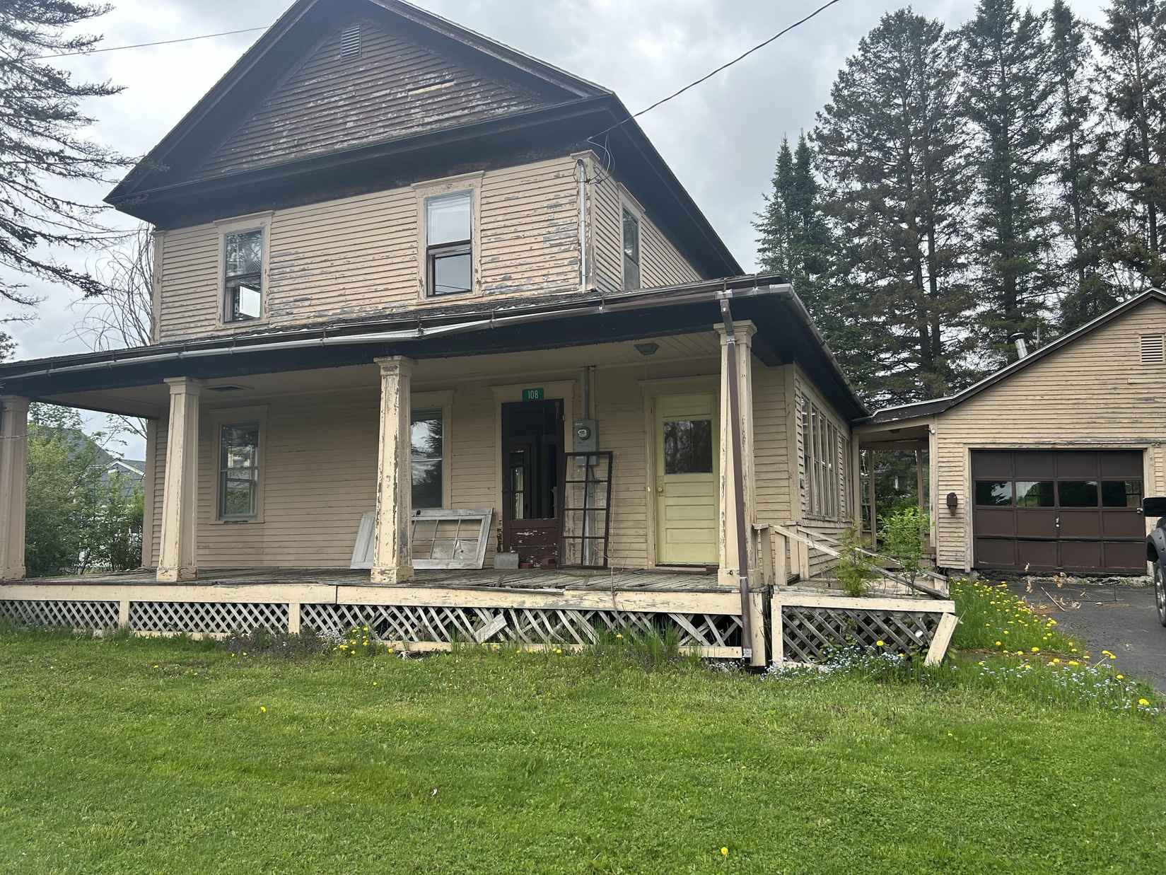 108 Lincoln St  