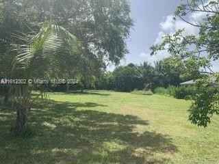 15810 SW 89  