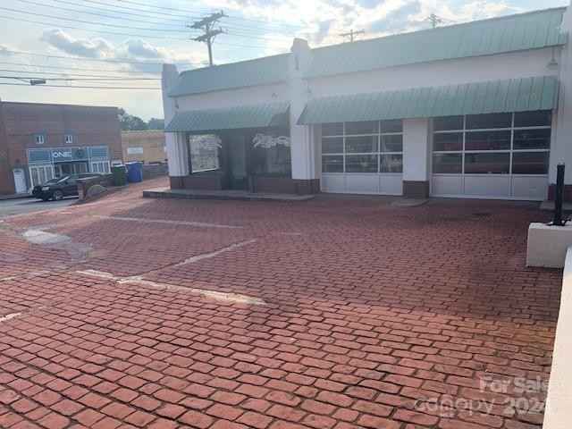 159 N Main St  