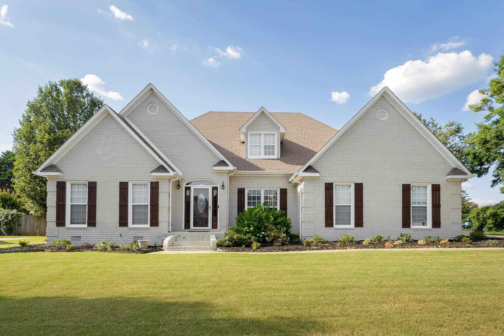 1413 Huston Dr  
