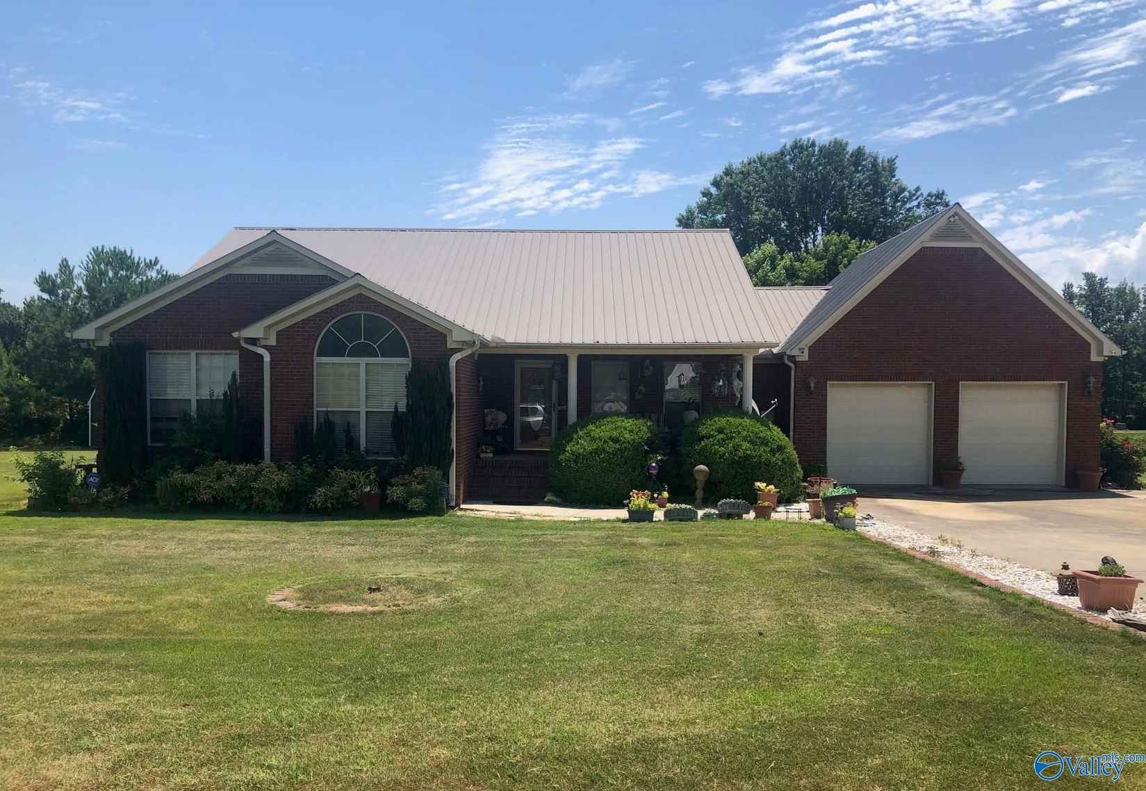 46 Hummingbird Ln  