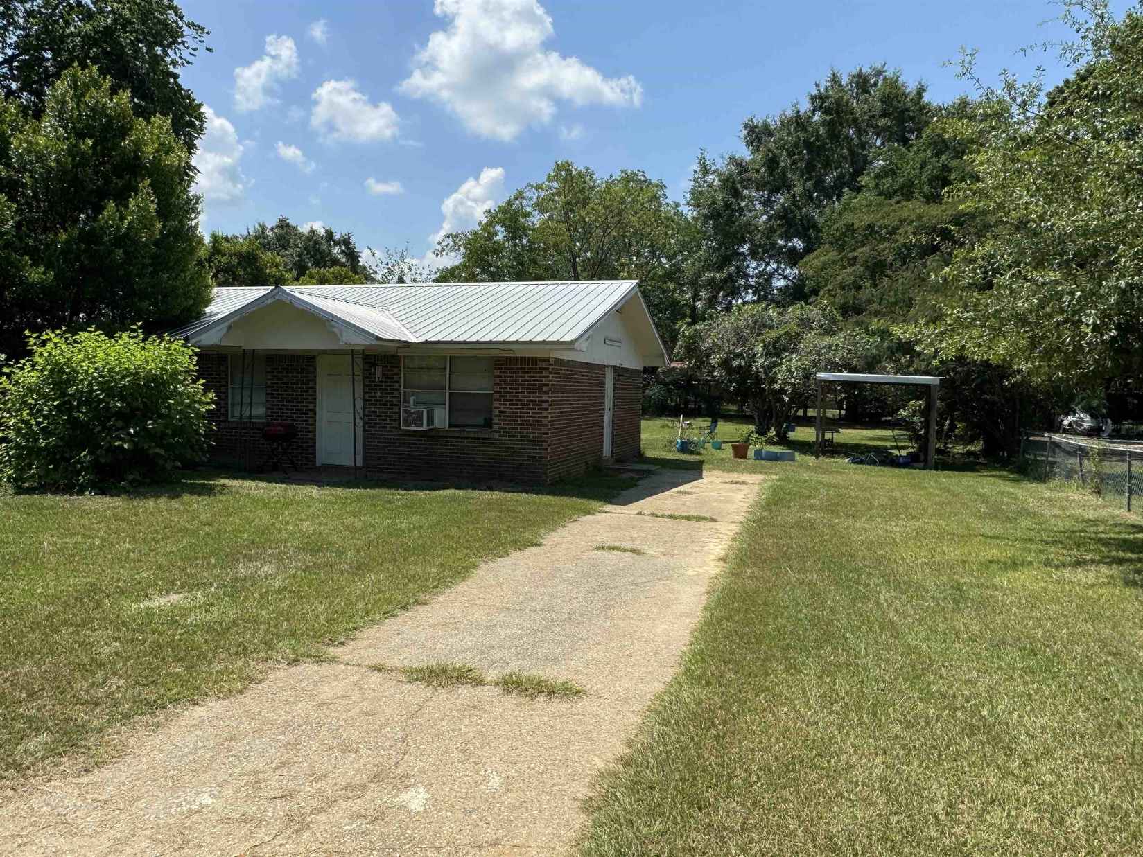 202 Graves Ave  