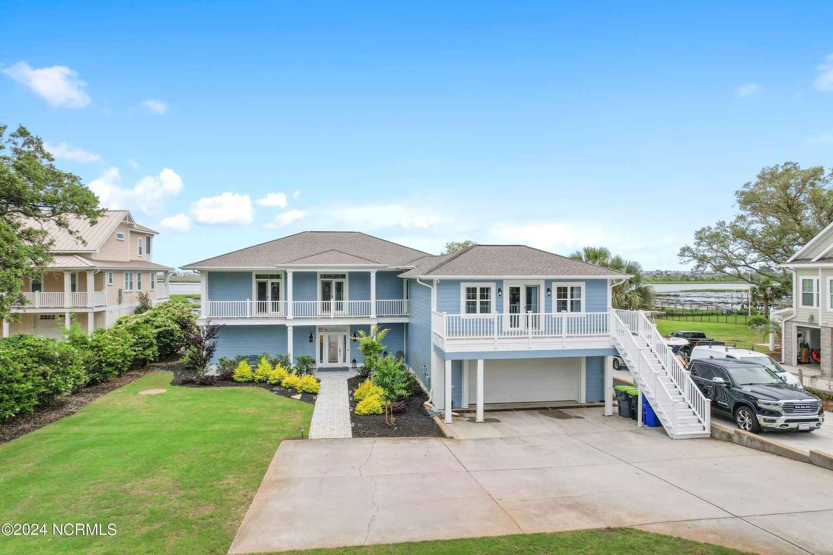 220 Shoreline Dr E  