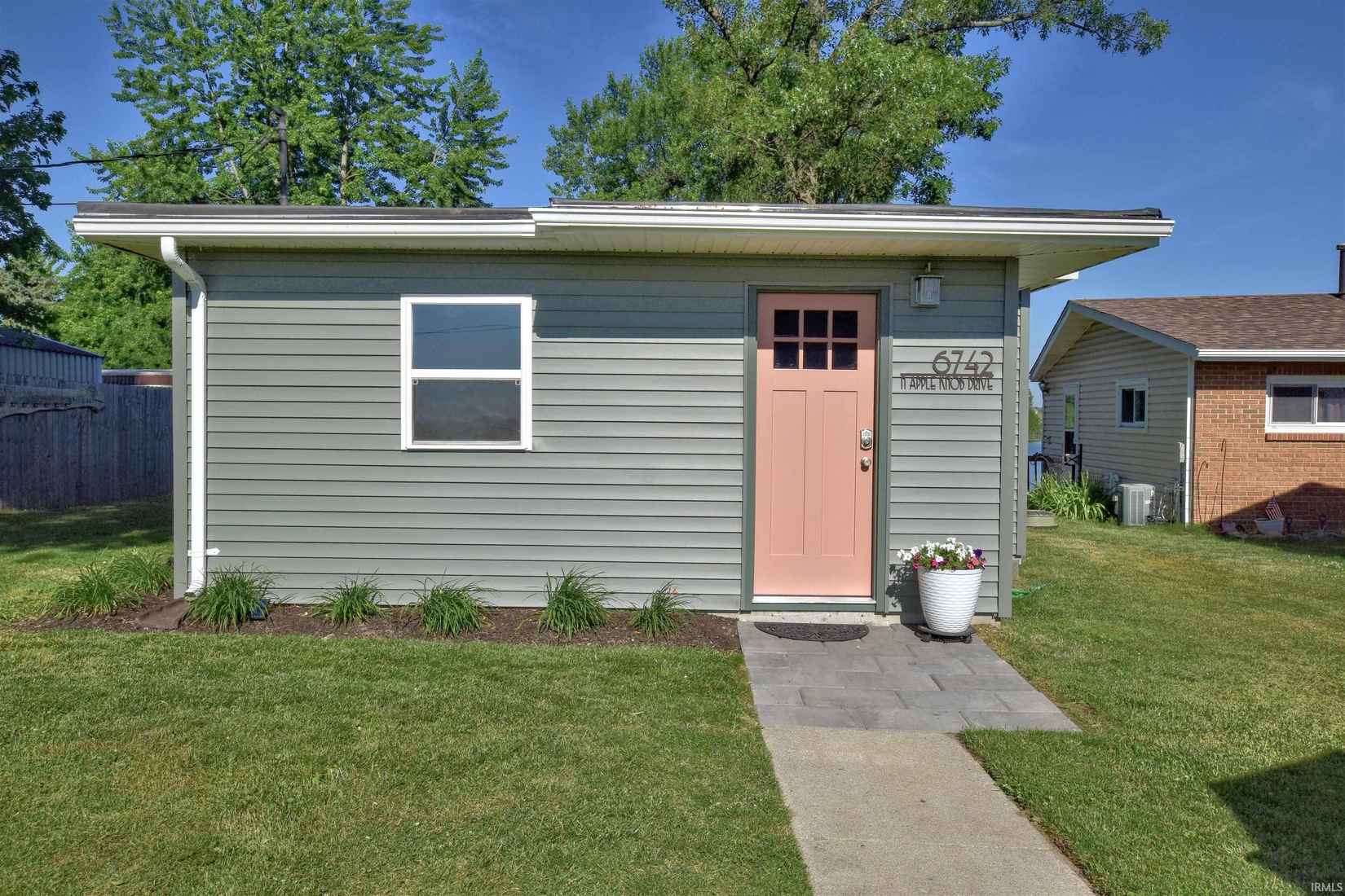 6742 N Apple Knob Dr  