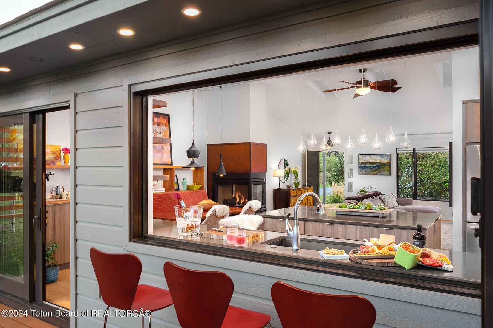 1775 W DIAMOND HITCH Dr  