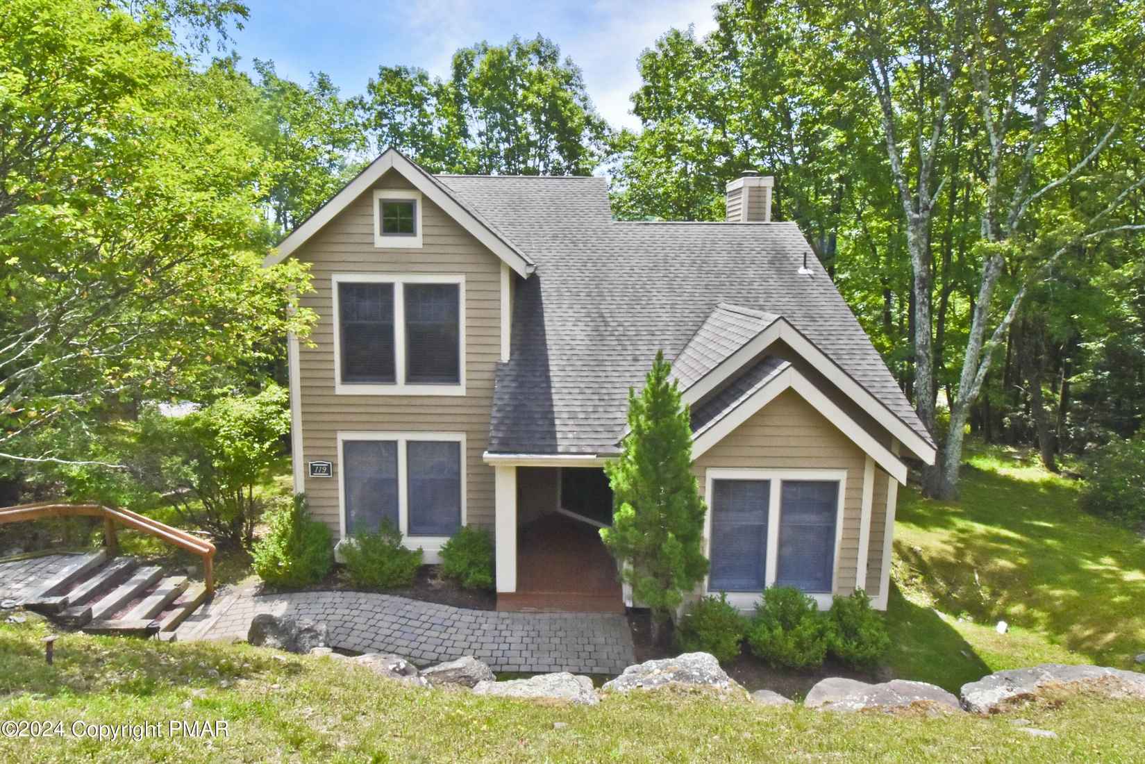 119 Laurel Ct  